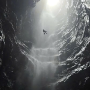 Điểm tin 6h ngày 21/4/2026 với nội dung Quảng Trị phát hiện hang hố sụt và VN-Index vượt 1.830 điểm