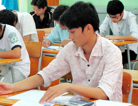 Thí sinh dự thi đại học khối A. Ảnh: Hải Duyên.