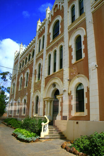 New Norcia – biểu tượng của sự sống vững bền. New Norcia – biểu tượng của sự sống vững bền.
