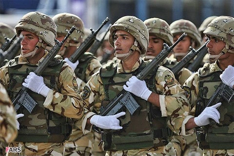 Binh sĩ Iran trong một cuộc duyệt binh. Ảnh: FARS