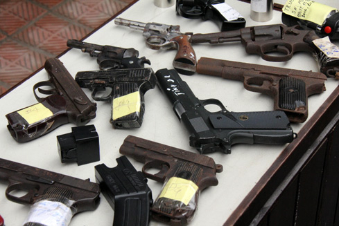 Số vũ khí tổ công tác 141 thu giữ sau 6 tháng triển khai. Ảnh: Hà Anh.