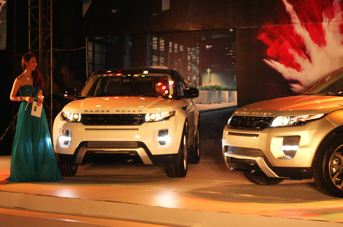 Range Rover Evoque trong lễ ra mắt tại Hà Nội ngày 23/3.