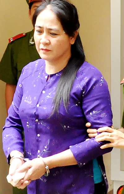 ba-lieu-1-1349853492_480x0.jpg