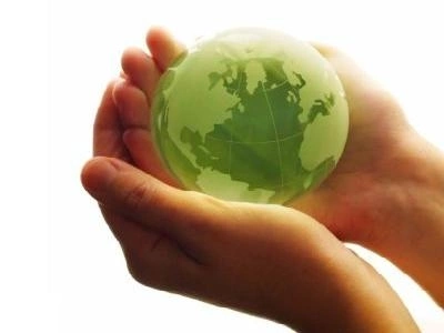 Ngôi nhà xanh rất cần chúng ta chăm sóc hàng ngày. Ảnh minh họa