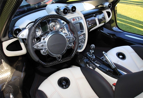 pagani-huayra1-248414-1371987185_500x0.j