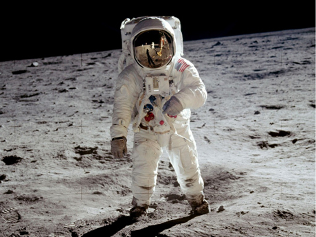 Khách hàng mục tiêu của Golden Spike là những tỷ phú trên thế giới và các chính phủ nước ngoài. Ảnh: NASA.