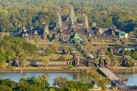 Khu đền thiêng Angkor Wat. Khu đền thiêng Angkor Wat.