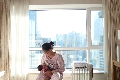Các sản phụ sau sinh không được rời khỏi nhà và phải ăn các món cháo nóng, tránh các đồ ăn được cho là lạnh.