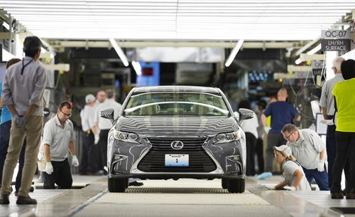 lexus-lan-dau-san-xuat-o-my-niem-tin-bat-buoc-1