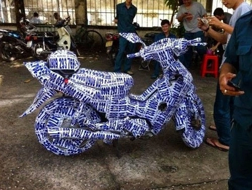 Xe quảng cáo cho các hãng hút hầm cầu.