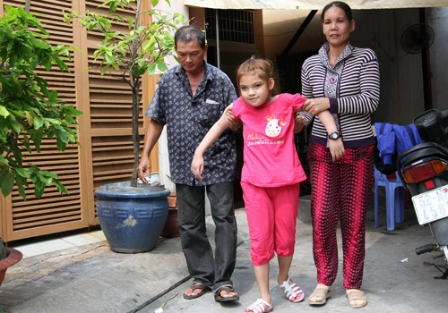 chau-noi-vua-thanh-thai-song-khon-kho-o-sai-gon-2