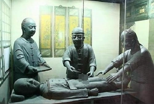 qua-trinh-tinh-than-cua-thai-giam-trung-hoa