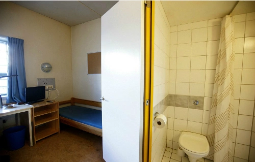 cuoc-song-trong-tu-cua-ke-sat-nhan-na-uy-thang-kien-chinh-phu-1