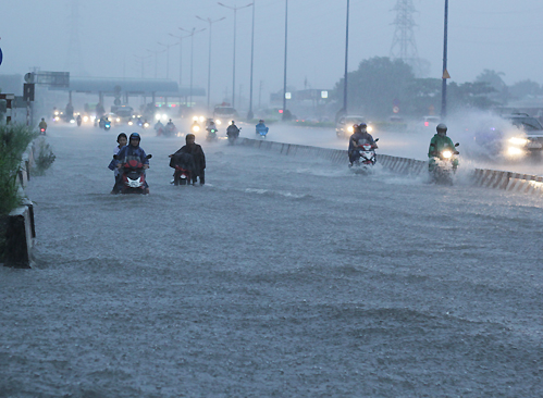 sai-gon-ngap-nang-trong-mua-va-trieu-cuong