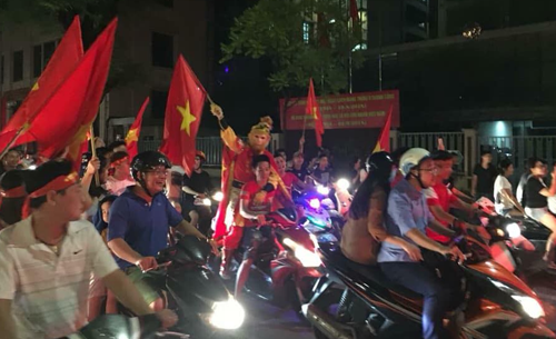 Tôn Ngộ Không cũng cho thấy mình là một fan bóng đá chân chính.