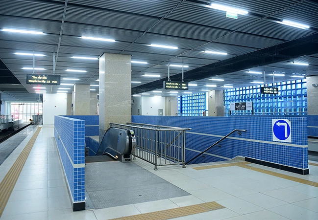Các hạng mục bên trong các nhà ga đã được lắp đặt hoàn chỉnh. Ảnh: Giang Huy