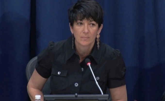 Ghislaine Maxwell phát biểu trong một cuộc họp báo tại trụ sở Liên Hợp Quốc ở New York, Mỹ, hồi tháng 6/2013. Ảnh: Reuters.