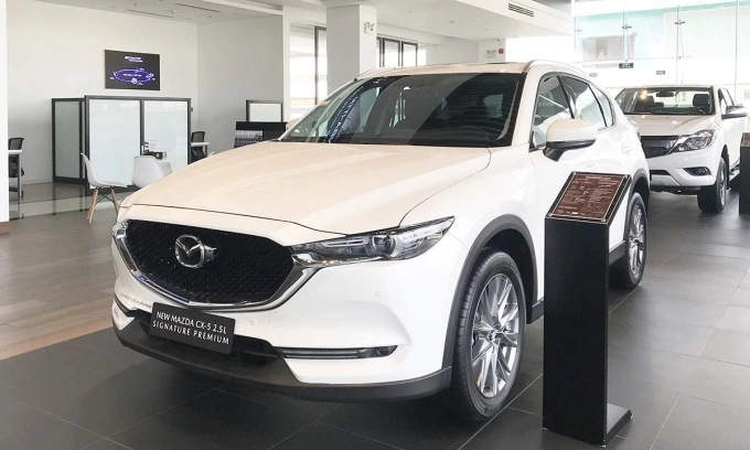 Mazda CX-5 tại một đại lý ở quận Thủ Đức, TPHCM. Ảnh: Thành Nhạn