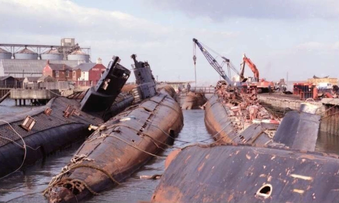 Các tàu ngầm trong được Liên Xô bán cho Pepsi năm 1989. Ảnh: Sputnik.