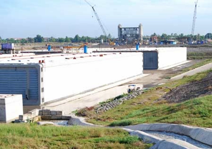 Các đốt hầm Thủ Thiêm ở bãi đúc Nhơn Trạch (Đồng Nai) vào tháng 1/2010. Ảnh: Kiên Cường.