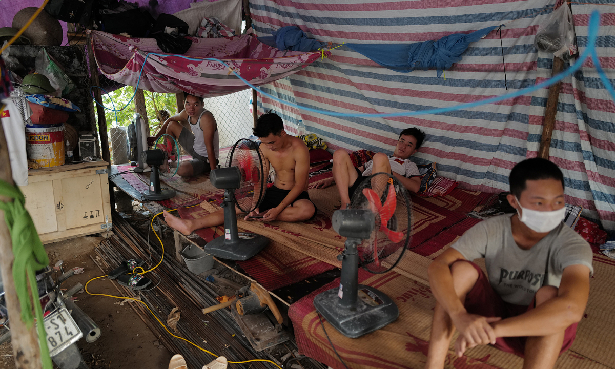 Cuộc sống ngày giãn cách của những người phụ hồ 1 1 jpg 1628257458 1628269522