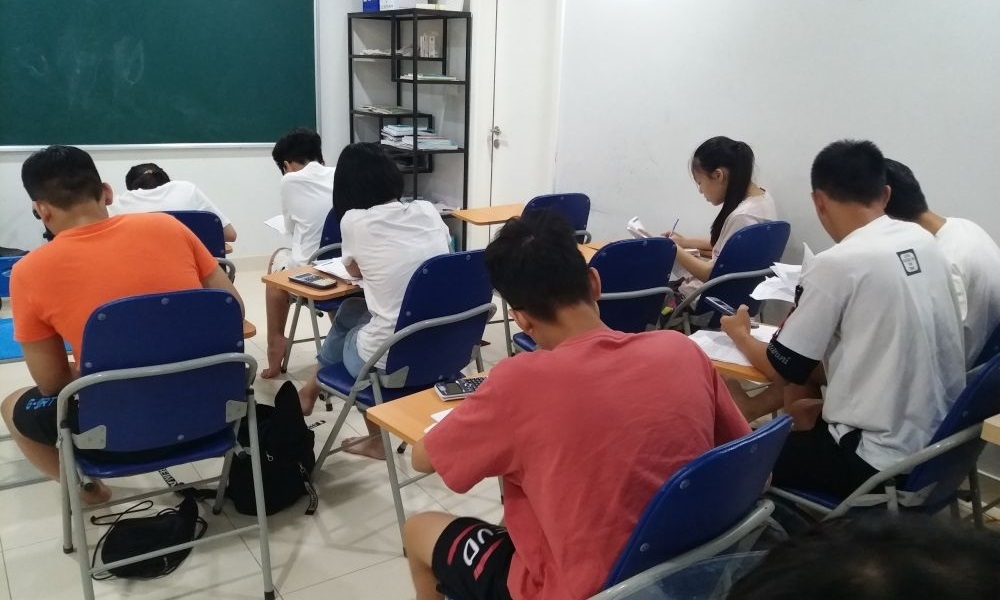 Phụ huynh châm ngòi dạy thêm tràn lan 1 18160025244748781600252529 163 2700 2445 1638105337