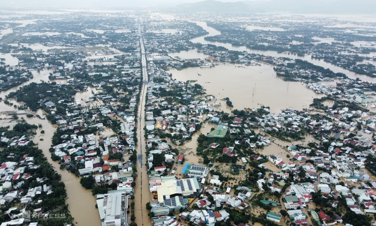 Lũ lên nhanh, hơn 8.000 nhà ở Nha Trang ngập 1 a569f5508c9447ca1e85 1638335595 1638335645