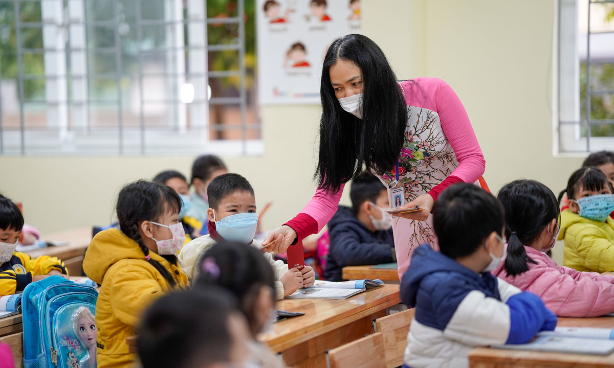 Hà Nội hoãn học trực tiếp với lớp 1-6 nội thành