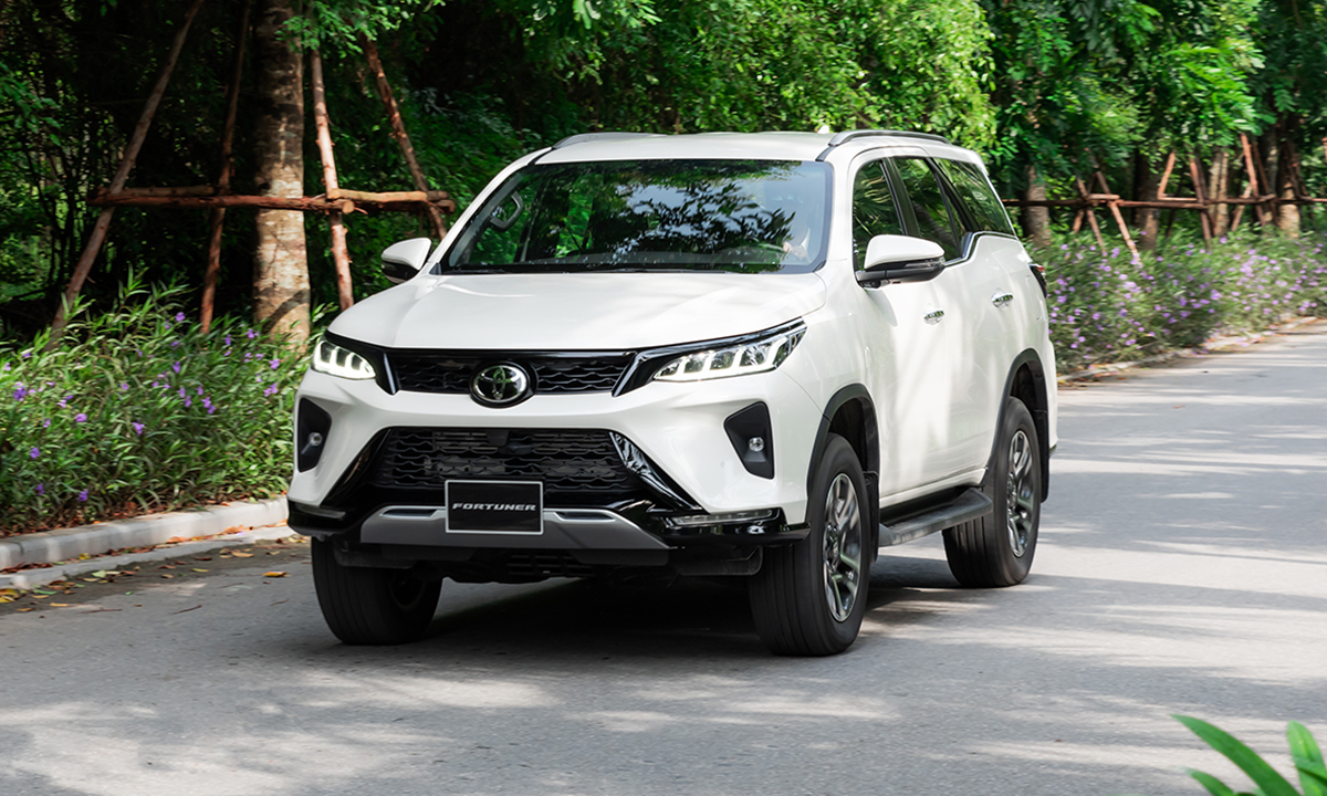 Toyota Fortuner 2022 ra mắt, giá tăng cao nhất 53 triệu đồng - VnExpress