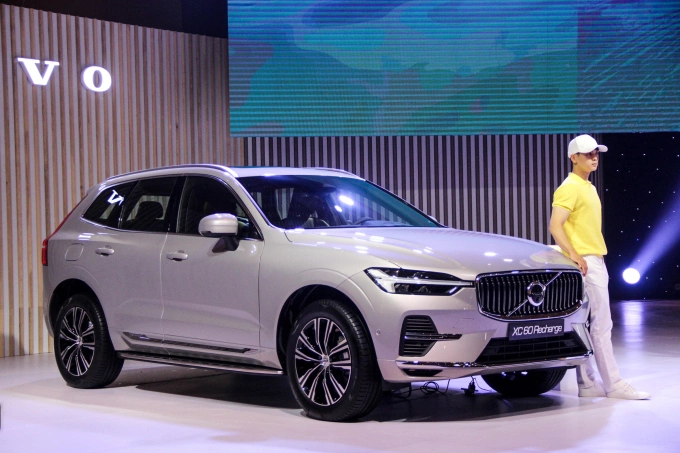 Chiếc XC 60 Recharge bản sạc ngoài ra mắt tại TP HCM hồi cuối 2021. Ảnh: Thành Nhạn