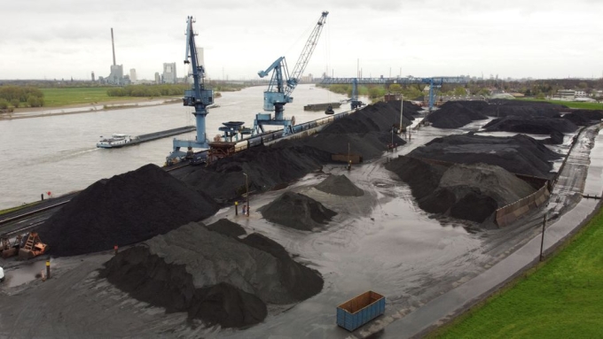 Than đá tại cảng Rheinberg-Orsoy, ở Rheinberg, Đức hồi tháng 4/2022. Ảnh: Reuters.