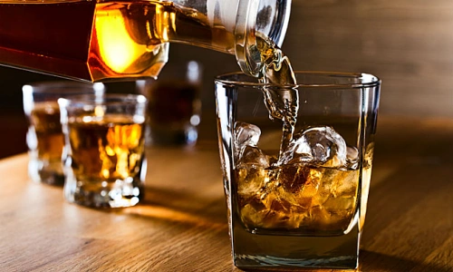 Mang rượu đắt tiền khi nhập cảnh Việt Nam, có bị thu? - Báo VnExpress