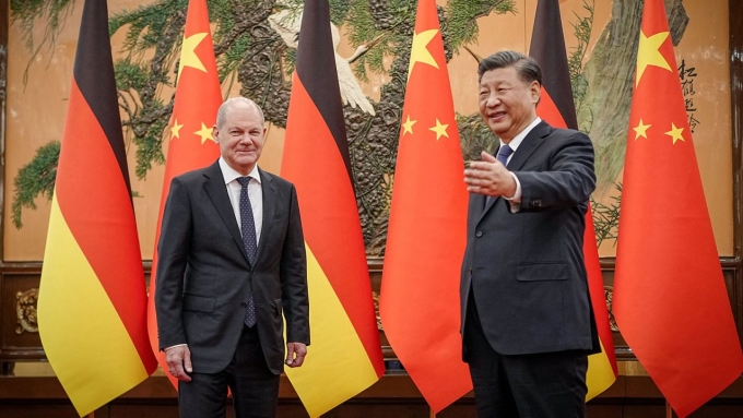Chủ tịch Trung Quốc Tập Cận Bình (phải) và Thủ tướng Đức Olaf Scholz tại Bắc Kinh hôm 4/11. Ảnh: AFP.