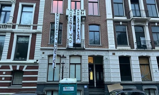 Căn nhà của tỷ phú Nga Arkady Volozh ở trung tâm thành phố Amsterdam, Hà Lan. Ảnh: Guardian