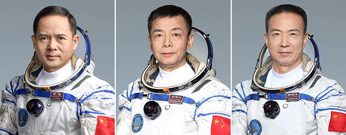 Zhang Lu, Deng Qingming và Fei Junlong (trái qua phải). Ảnh: Xinhua