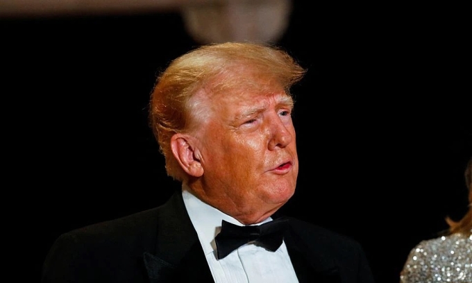 Cựu tổng thống Donald Trump tại tiệc mừng năm mới ở Mar-a-Lago, bang Florida hôm 31/12/2022. Ảnh: Reuters.