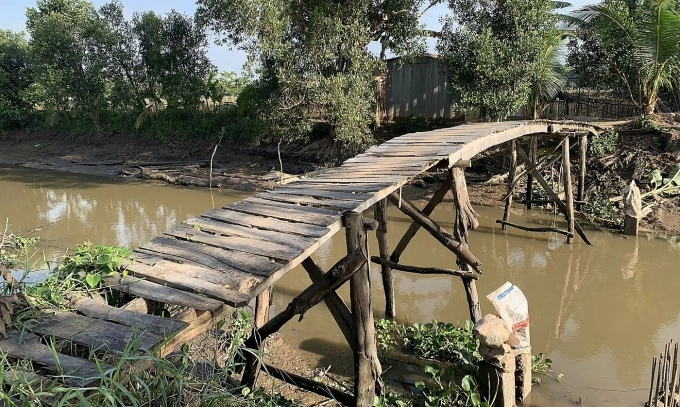 Cầu Cống Đá cũ đã xuống cấp. Ảnh: Vĩnh Nghi