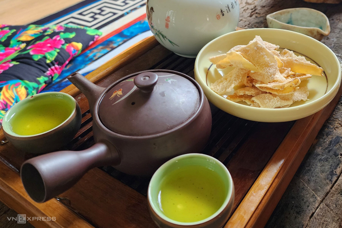 Mứt gừng thường được người dân Huế dùng khi uống trà. Ảnh: Võ Thạnh