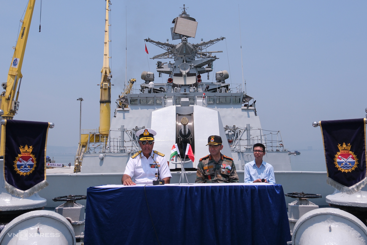 Indian warships visit Da Nang