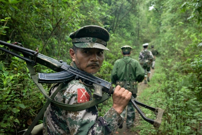 Một thành viên nhóm Quân đội Độc lập Kachin ở Myanmar. Ảnh: PulitzerCenter