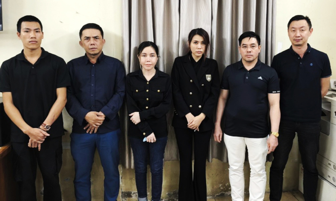 Zhang Lei (bìa phải) cùng những đồng phạm. Ảnh: Nhật Vy