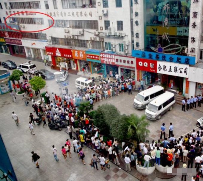 Khu nhà xảy ra án mạng (nơi khoanh đỏ là phòng vẽ của nạn nhân). Ảnh: Toutiao