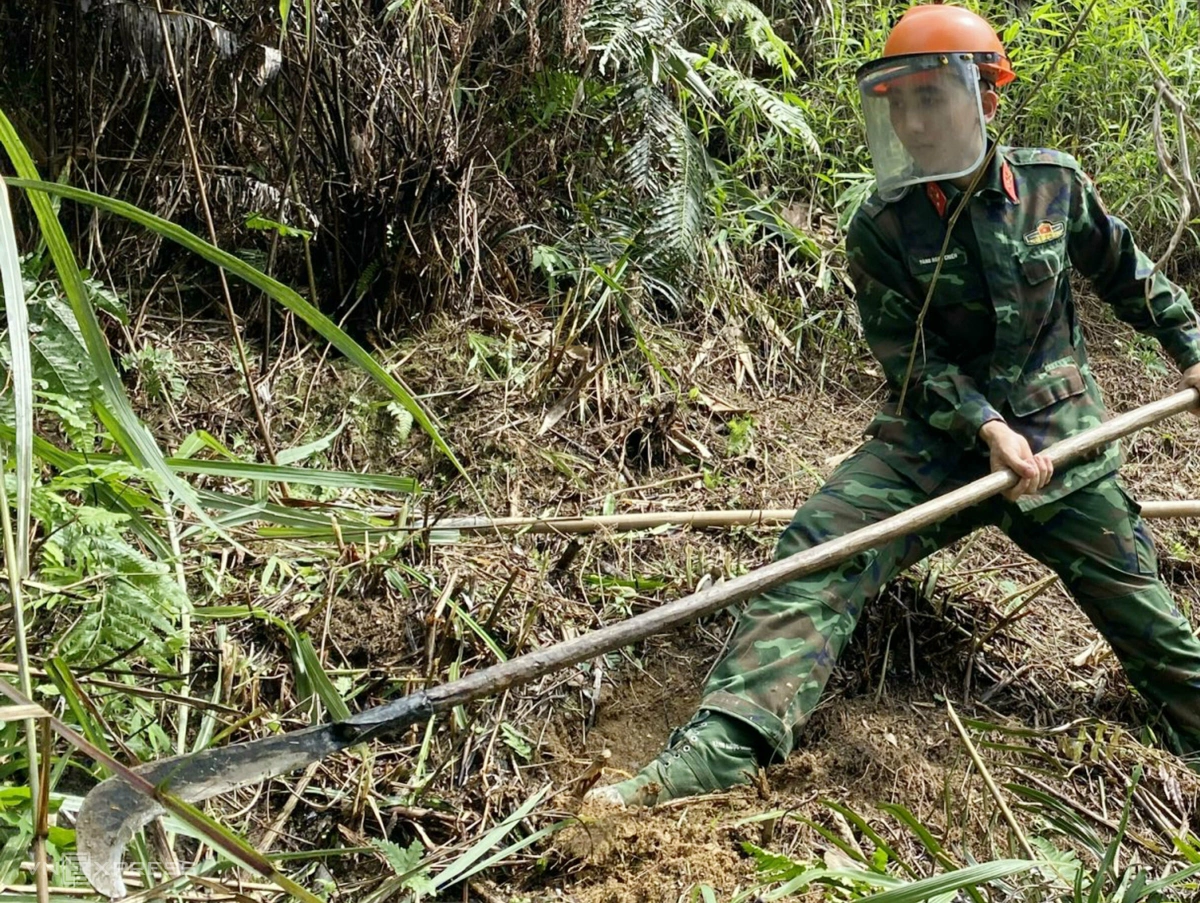 Soldiers still cleaning up China border war's aftermath in northern highlands