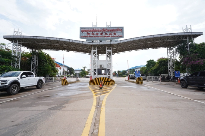 Lối vào đặc khu kinh tế Campuchia - Trung Quốc ở Sihanoukville, ngày 22/5/2023. Ảnh: AFP