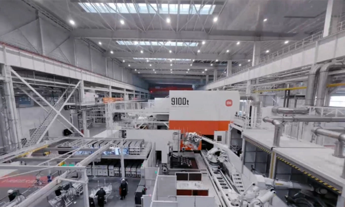 máy dập Xiaomi Super Die Casting 9100T. Ảnh: Xiaomi