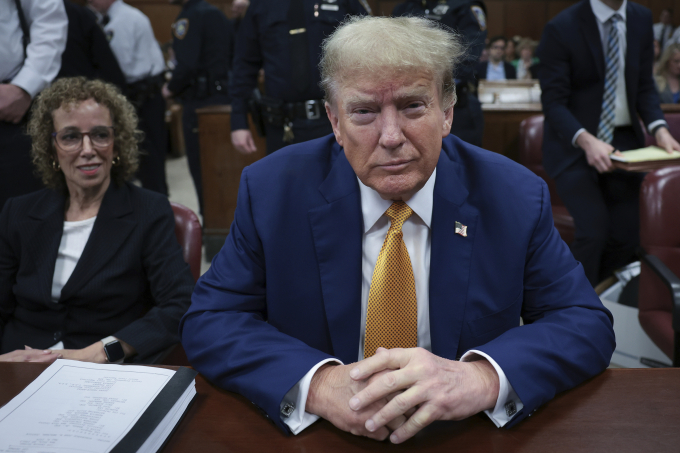 Cựu tổng thống Donald Trump tại tòa hình sự Manhattan, New York ngày 7/5. Ảnh: AP