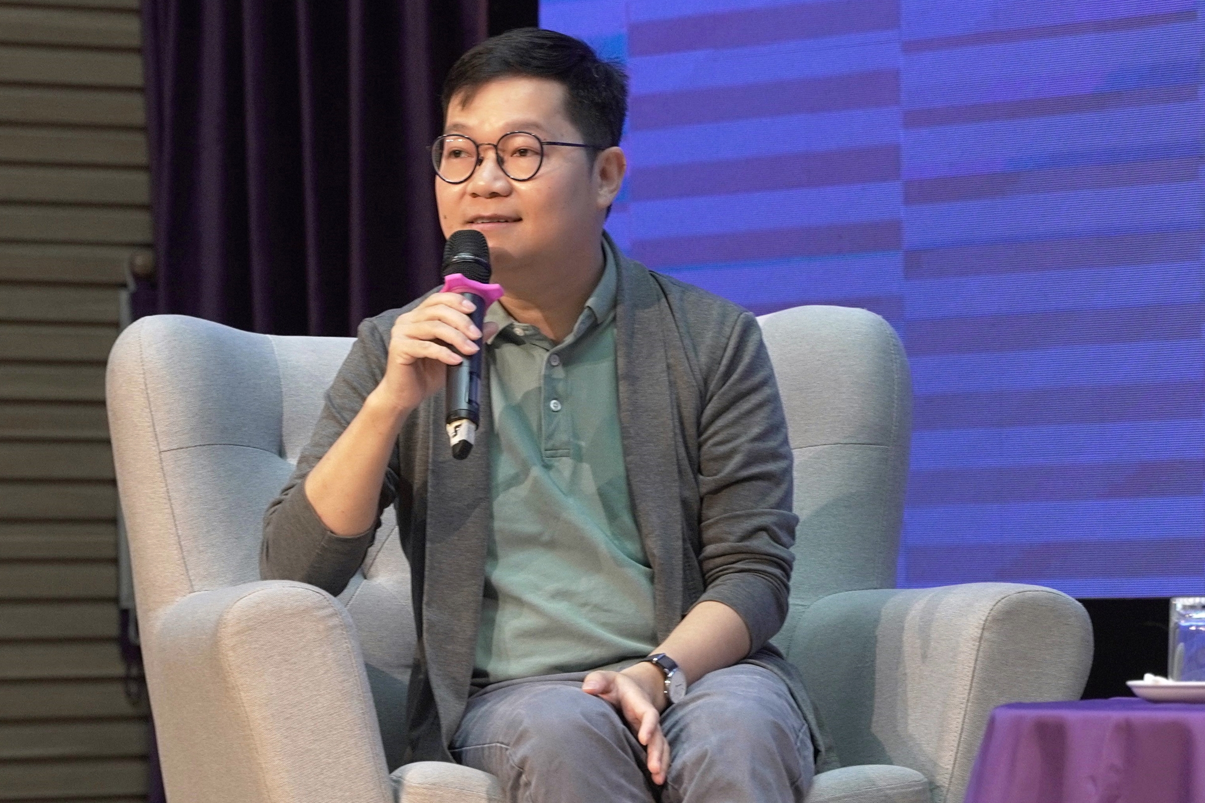 TS Nguyễn Chí Hiếu tại hội thảo Liệu chỉ có học sinh xuất sắc mới chinh phục được đại học hàng đầu?. Ảnh: Olympia