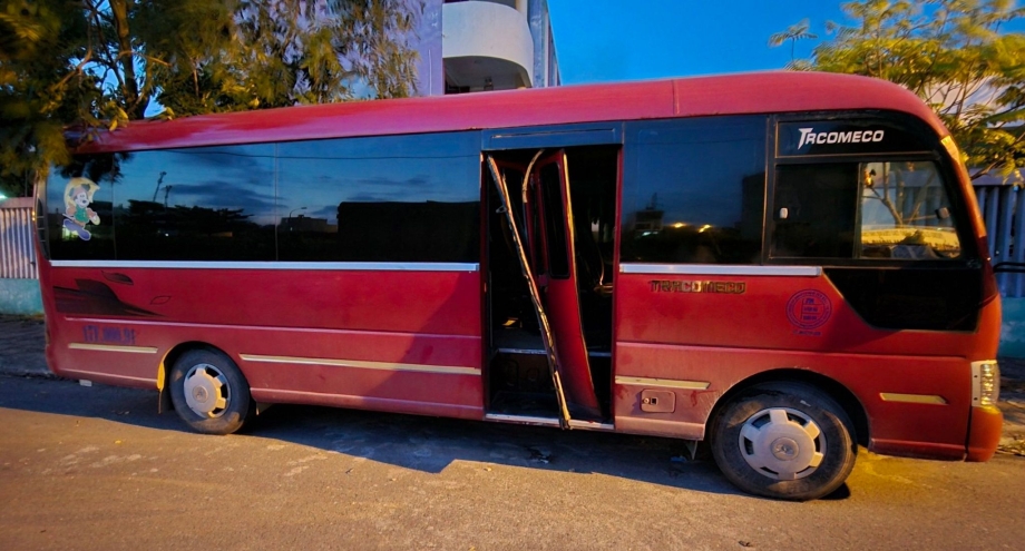 Hai cô giáo và tài xế bỏ quên bé trai 5 tuổi trên xe bị khởi tố - Báo  VnExpress