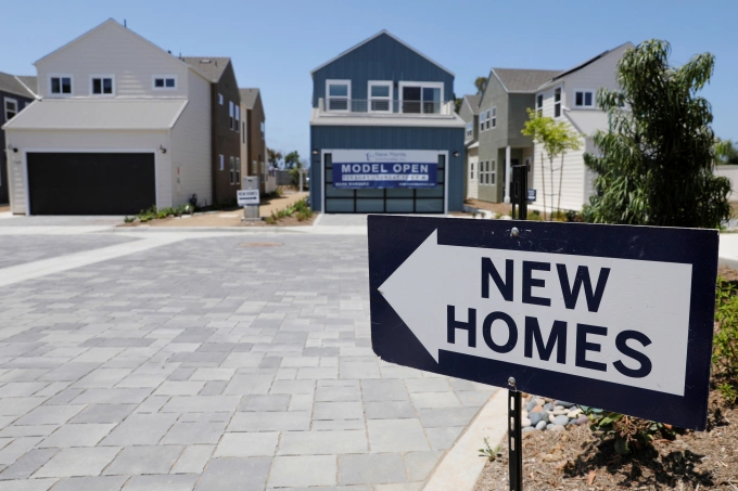 Giá nhà thuê ở Mỹ tăng 26% so với trước dịch 1 Những ngôi nhà dành ở Encinitas, California, ngày 31/7/2019. Ảnh: Reuters