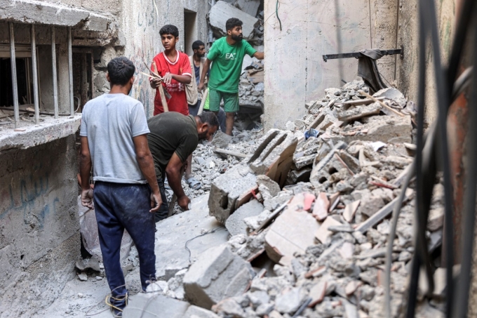 Hiện trường ngôi nhà của em gái thủ lĩnh Hamas ở phía tây Gaza City bị Israel không kích ngày 25/6. Ảnh: AFP